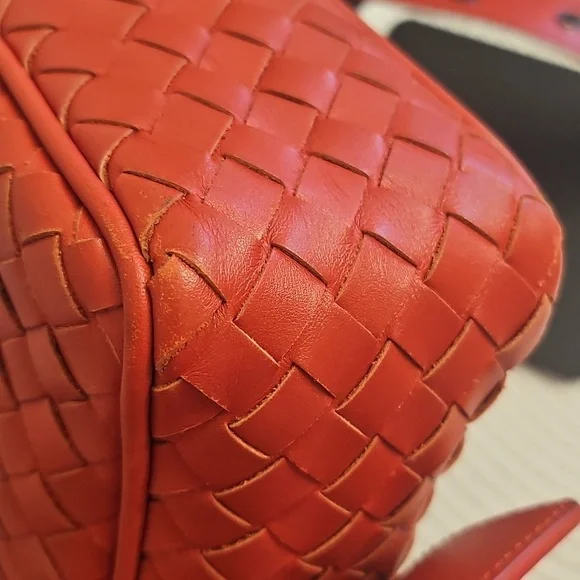 Bottega Veneta Red Crossbody Leather Bag With Original Dustbag - Picture 10 of 13